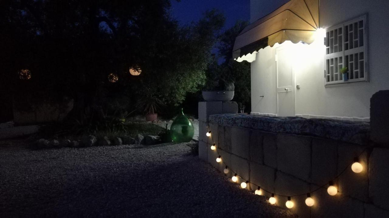 B&B Villa Mediterranee Con Parking Space Trani Exterior foto