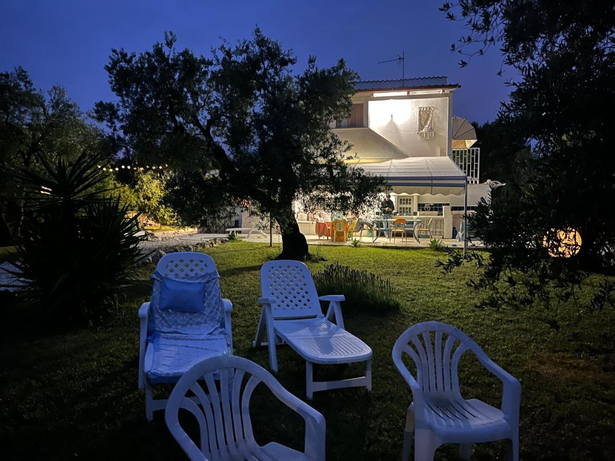 B&B Villa Mediterranee Con Parking Space Trani Exterior foto